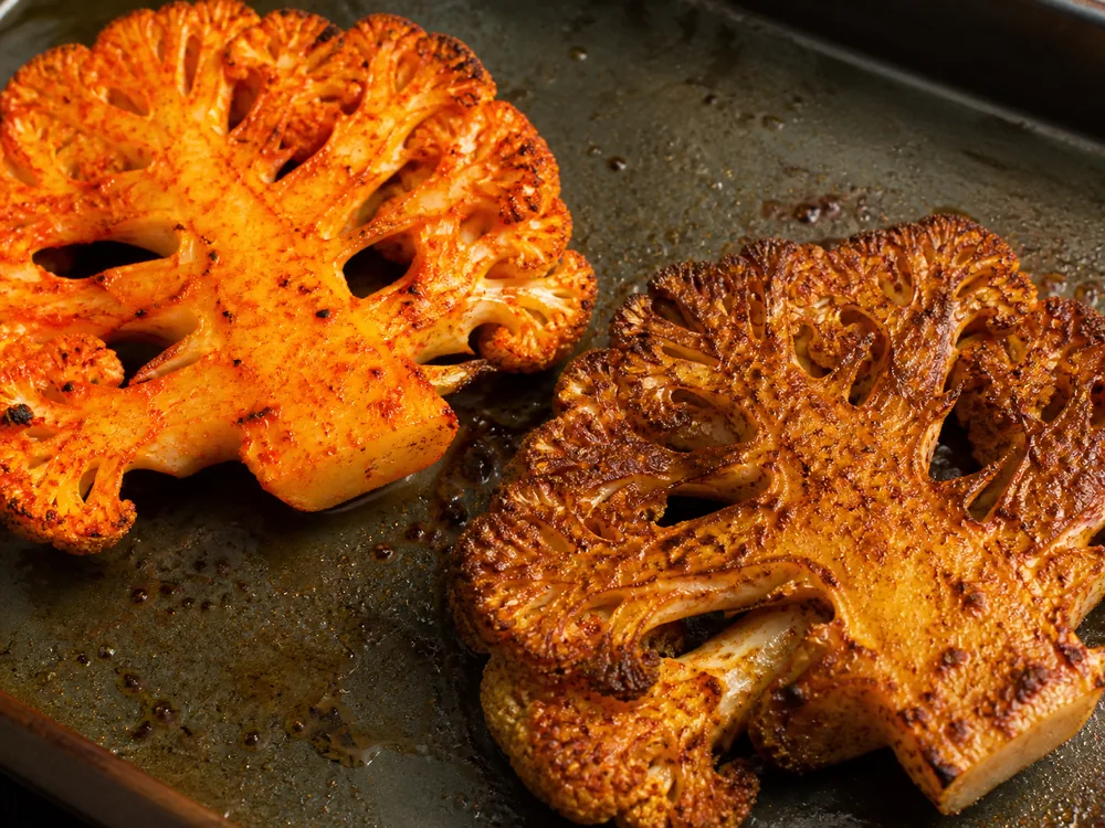 Clean red and smoky dark cayenne substitute rubs on roasted food - cayenne pepper substitute for dry rub | KnowTheSpices