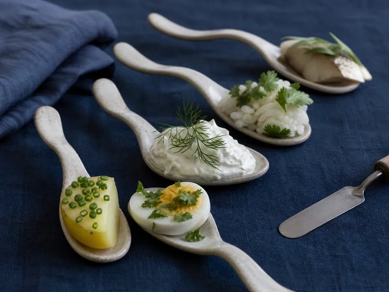Freeze-dried chives, parsley, dill, cilantro, and tarragon on five finished bites - chive substitutes | KnowTheSpices