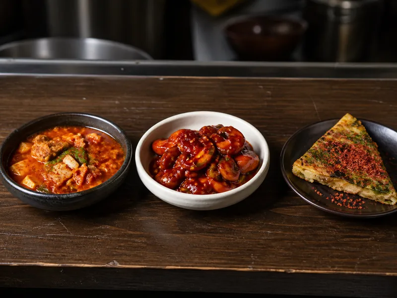 Red chile used in a wet stew, glossy marinade, and coarse finishing garnish - gochugaru substitutes | KnowTheSpices